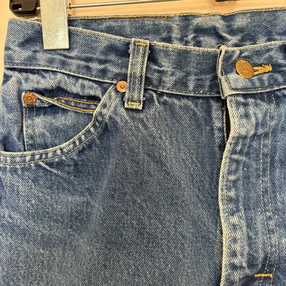 Vintage 80s Lee Riders Jeans 28x34 Measures 27x31 Medium Wash USA Made Denim